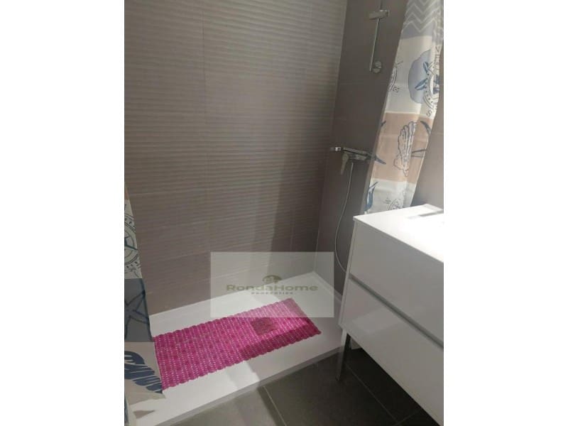 2 bedroom Flat for rent in Almayate with pool garage - € 1,000 (Ref: 10047281)