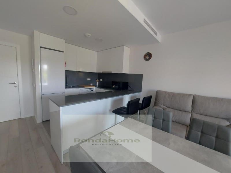 2 bedroom Flat for rent in Almayate with pool garage - € 1,000 (Ref: 10047281)