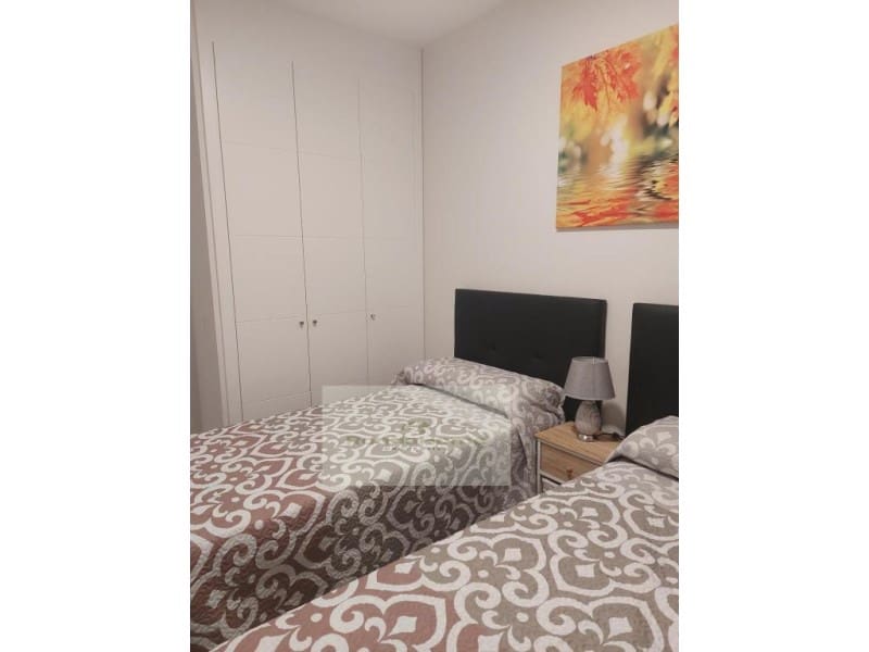 2 bedroom Flat for rent in Almayate with pool garage - € 1,000 (Ref: 10047281)
