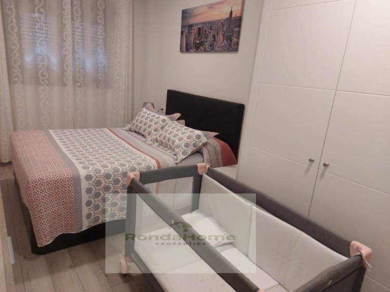 2 bedroom Flat for rent in Almayate with pool garage - € 1,000 (Ref: 10047281)