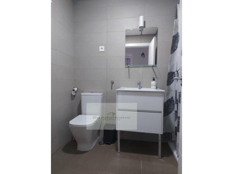 2 bedroom Flat for rent in Almayate with pool garage - € 1,000 (Ref: 10047281)