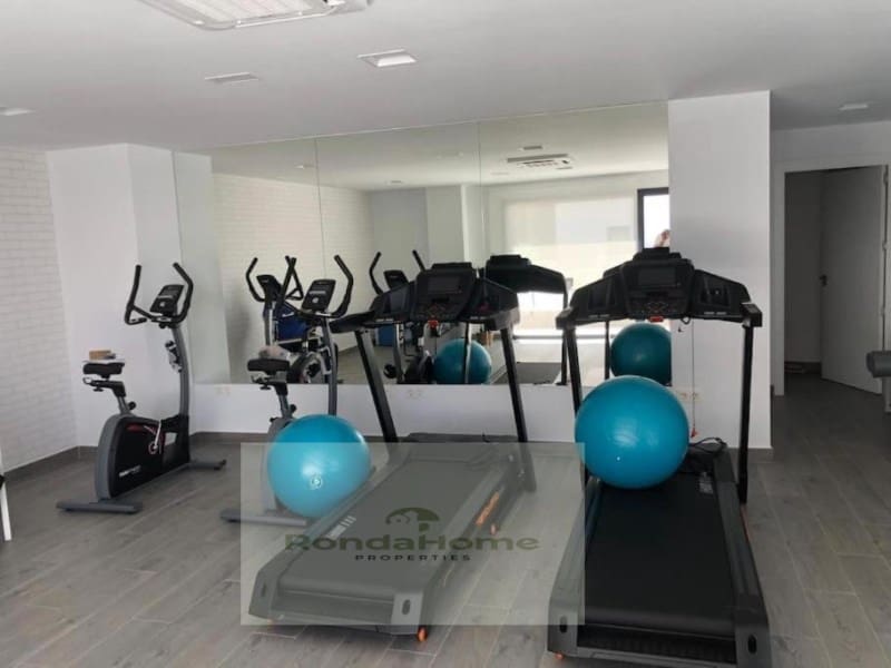 2 bedroom Flat for rent in Almayate with pool garage - € 1,000 (Ref: 10047281)