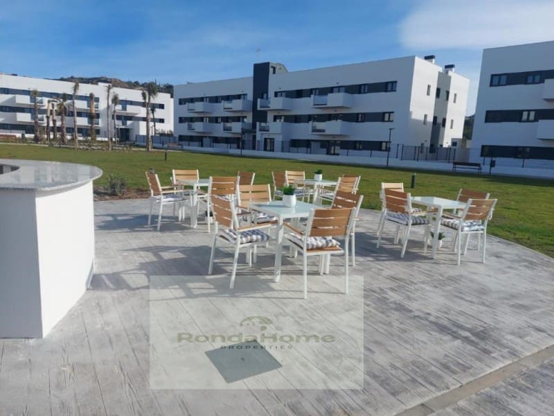 2 bedroom Flat for rent in Almayate with pool garage - € 1,000 (Ref: 10047281)