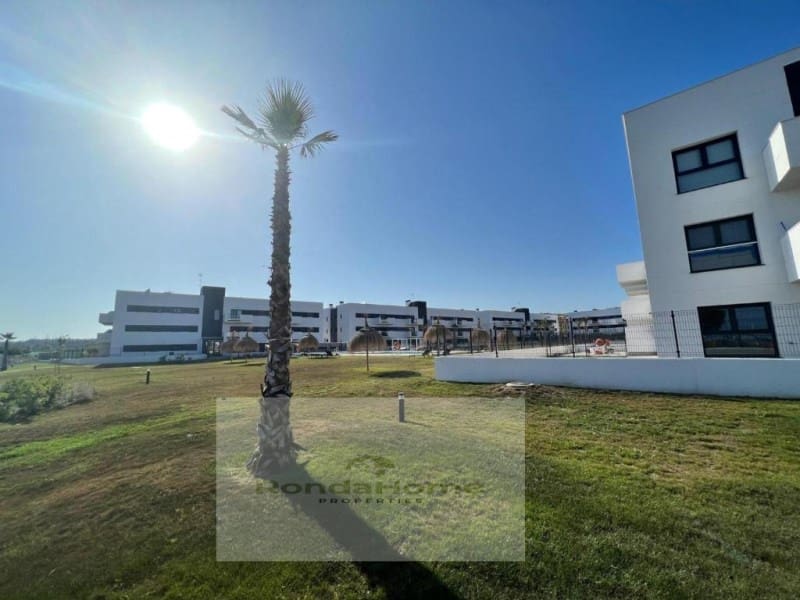 2 bedroom Flat for rent in Almayate with pool garage - € 1,000 (Ref: 10047281)