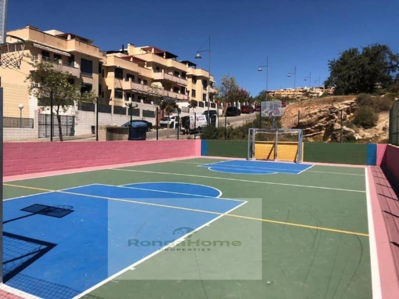 2 bedroom Flat for rent in Almayate with pool garage - € 1,000 (Ref: 10047281)