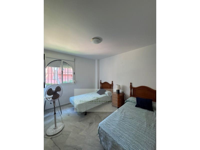 Piso de 3 habitaciones en Marbella en alquiler con piscina - 1.400 € (Ref: 10047282)