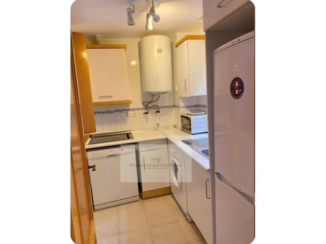 Piso de 3 habitaciones en Costabella, Marbella en alquiler - 1.400 € (Ref: 10047282)