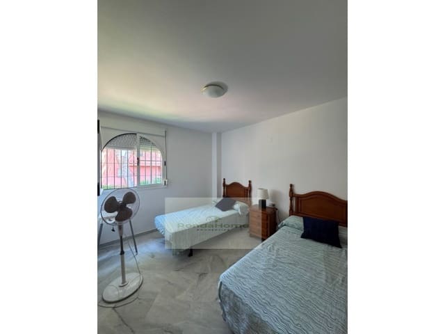 Piso de 3 habitaciones en Costabella, Marbella en alquiler - 1.400 € (Ref: 10047282)