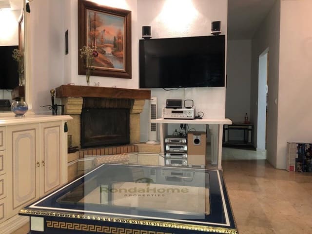 3 Zimmer Villa zu vermieten in Atalaya-Isdabe, Estepona mit Pool Garage - 1.900 € (Ref: 10051833)