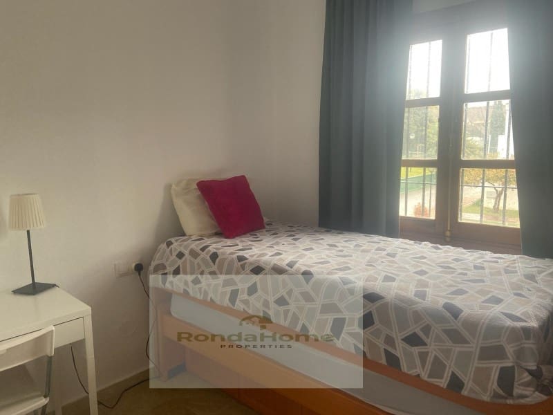 3 Zimmer Villa zu vermieten in New Golden Mile mit Pool Garage - 1.900 € (Ref: 10051833)