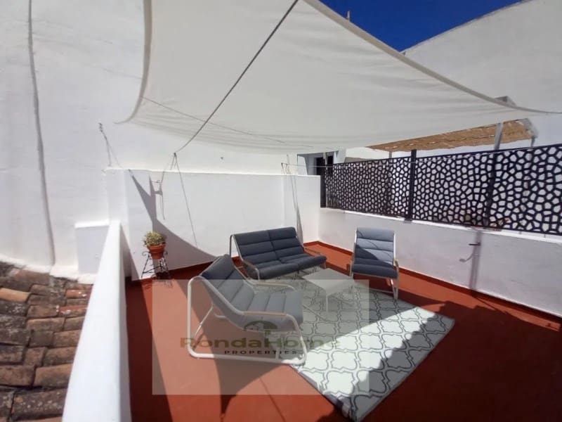 3 Zimmer Apartment zu vermieten in Estepona - 1.500 € (Ref: 10051835)