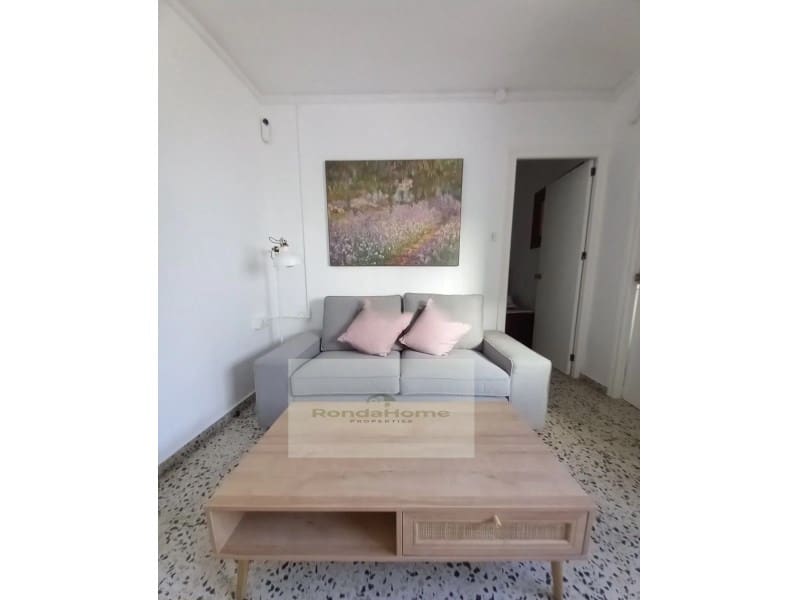 3 Zimmer Apartment zu vermieten in Estepona - 1.500 € (Ref: 10051835)