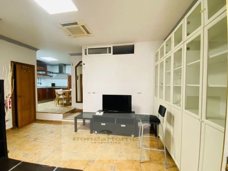 2 bedroom Flat for rent in Torremolinos - € 1,300 (Ref: 10051836)