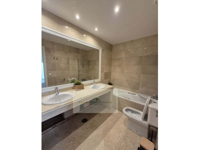 2 sypialnia Mieszkanie na sprzedaż w Nueva Andalucia z garażem - 400 000 € (Ref: 10055165)