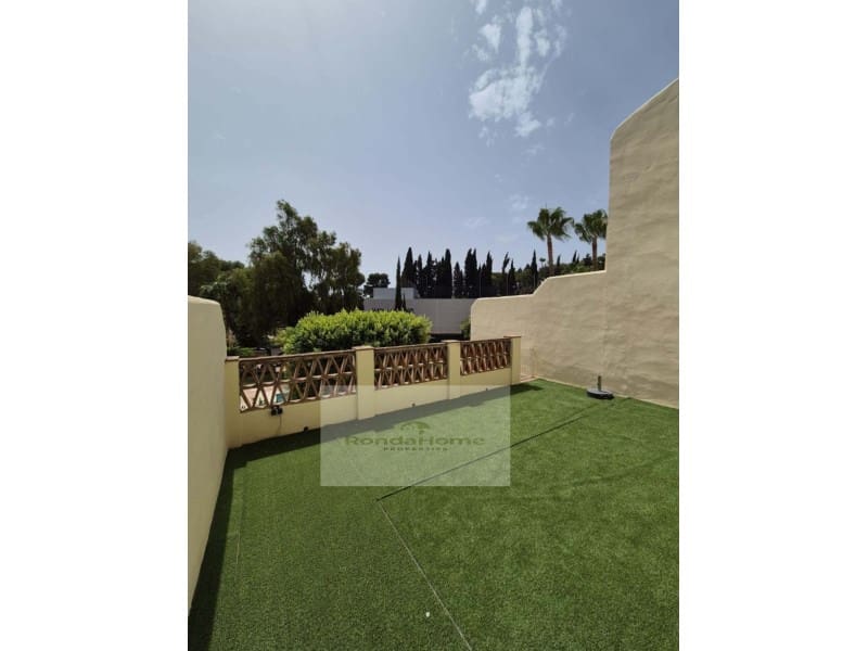 2 sypialnia Mieszkanie na sprzedaż w Nueva Andalucia z garażem - 400 000 € (Ref: 10055165)