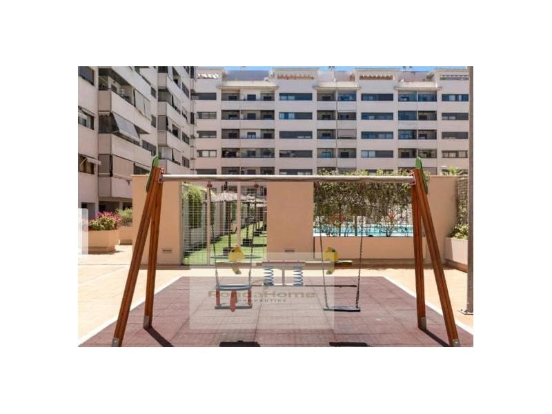 2 soverom Leilighet til leie i Malaga by med svømmebasseng garasje - € 1 300 (Ref: 10055166)