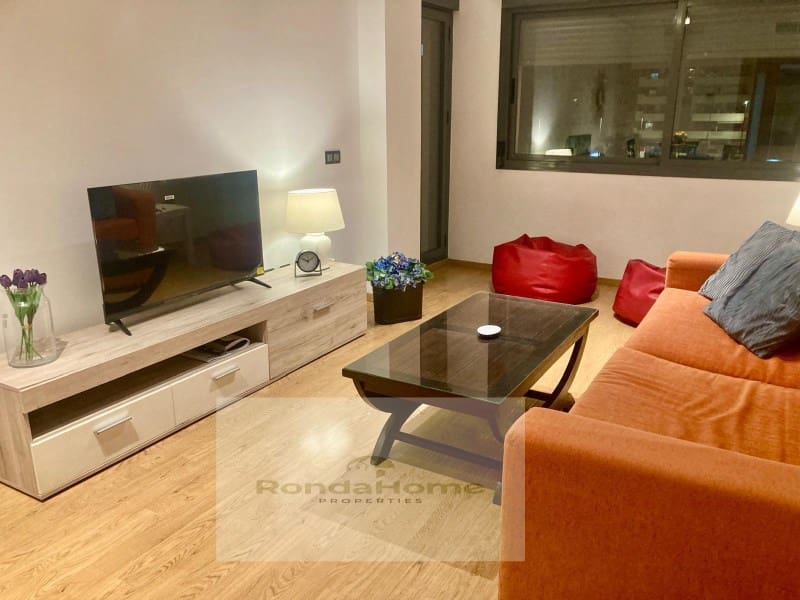 2 soverom Leilighet til leie i Malaga by med svømmebasseng garasje - € 1 300 (Ref: 10055166)