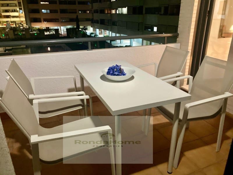 2 soverom Leilighet til leie i Malaga by med svømmebasseng garasje - € 1 300 (Ref: 10055166)