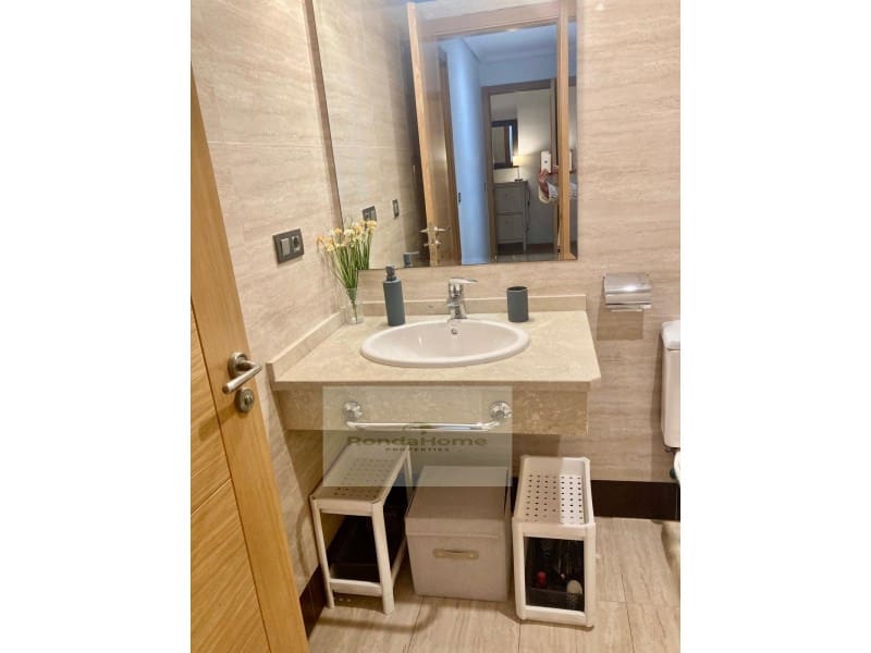 2 soverom Leilighet til leie i Malaga by med svømmebasseng garasje - € 1 300 (Ref: 10055166)