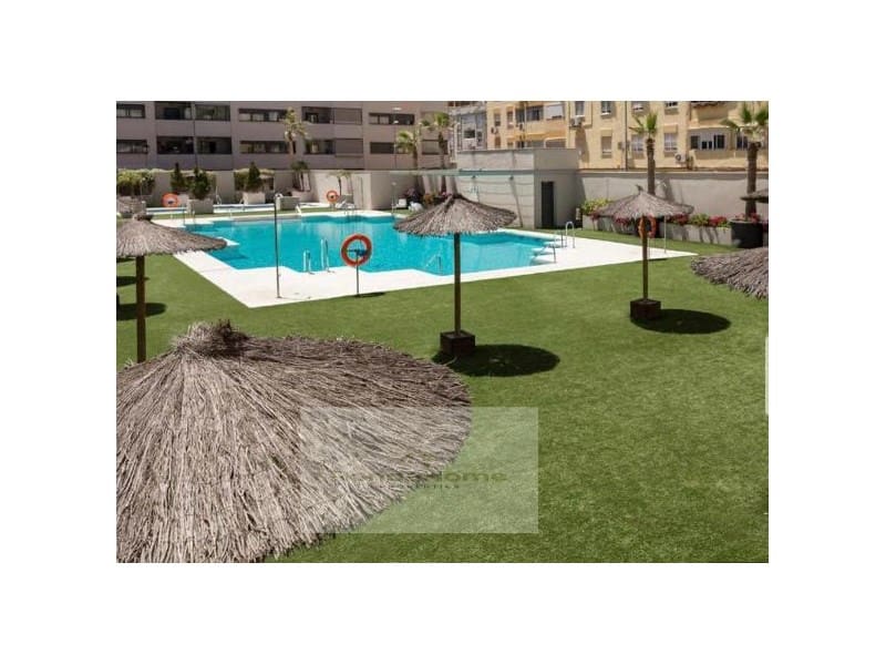 2 soverom Leilighet til leie i Malaga by med svømmebasseng garasje - € 1 300 (Ref: 10055166)