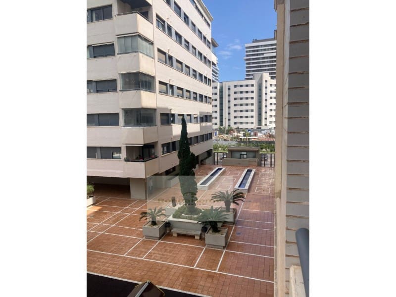 2 soverom Leilighet til leie i Malaga by med svømmebasseng garasje - € 1 300 (Ref: 10055166)