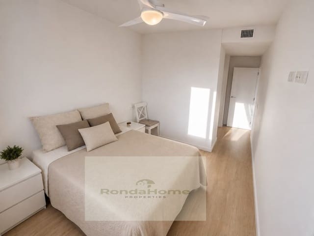 Piso de 2 habitaciones en Rodeo Alto - Guadaiza - La Campana, Marbella en alquiler con piscina garaje - 2.300 € (Ref: 10064137)