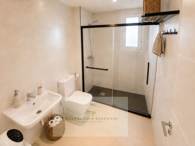 Piso de 2 habitaciones en Rodeo Alto - Guadaiza - La Campana, Marbella en alquiler con piscina garaje - 2.300 € (Ref: 10064137)
