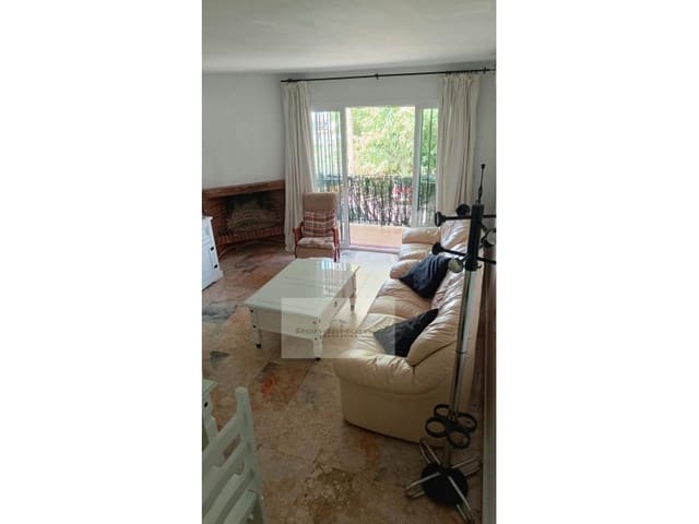 Villa/Maison Mitoyenne de 2 chambres à louer à Bello Horizonte - Lindasol, Marbella - 1 500 € (Ref: 10064140)