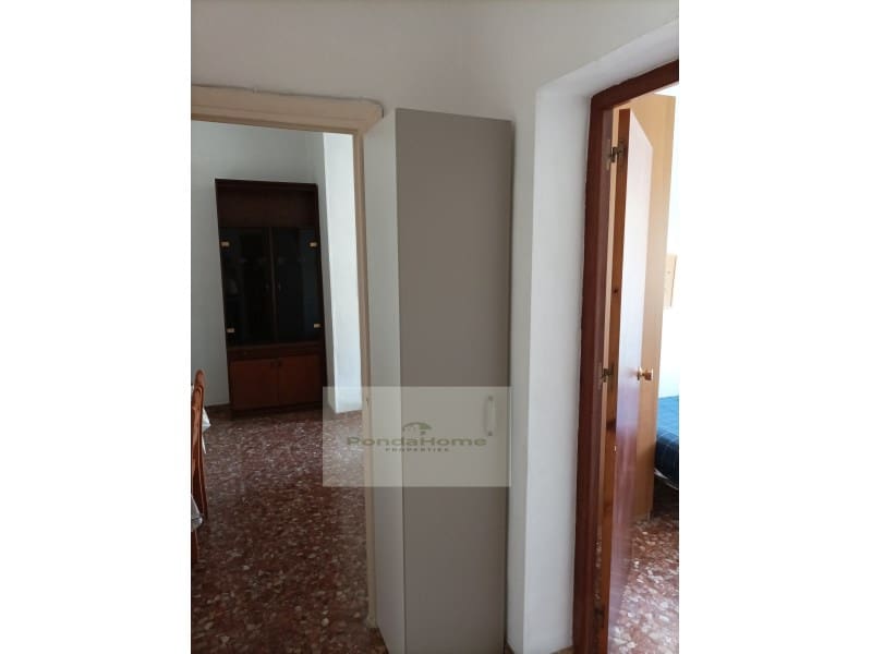 3 sovrum Lägenhet att hyra i Malaga stad - 1 050 € (Ref: 10072564)