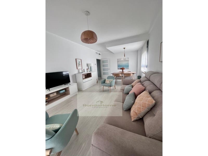 3 soveværelse Lejlighed til leje i Torre del Mar med swimmingpool garage - € 1.200 (Ref: 10078118)