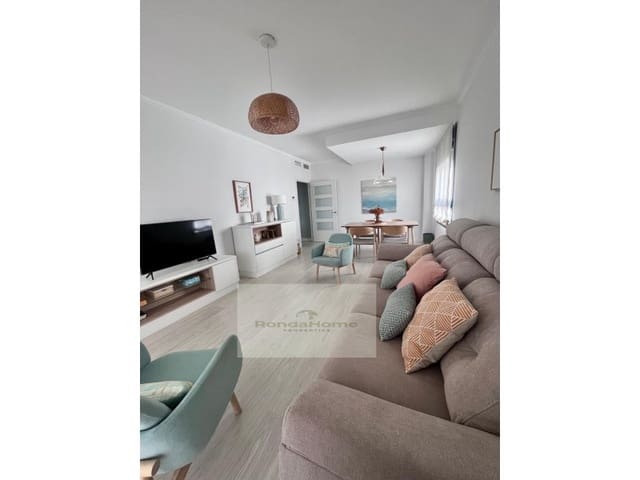 Appartement de 3 chambres à louer à Torre del Mar, Vélez-Málaga avec piscine garage - 1 200 € (Ref: 10078118)