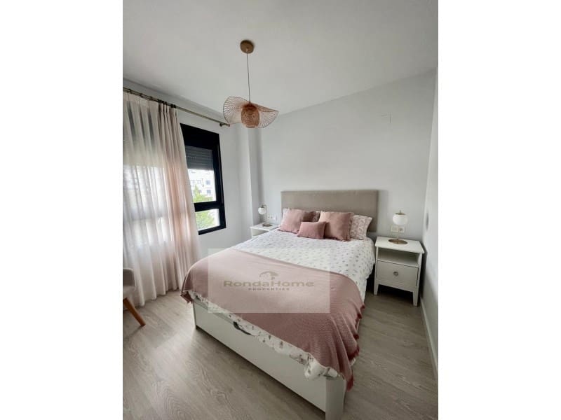 3 soveværelse Lejlighed til leje i Torre del Mar med swimmingpool garage - € 1.200 (Ref: 10078118)