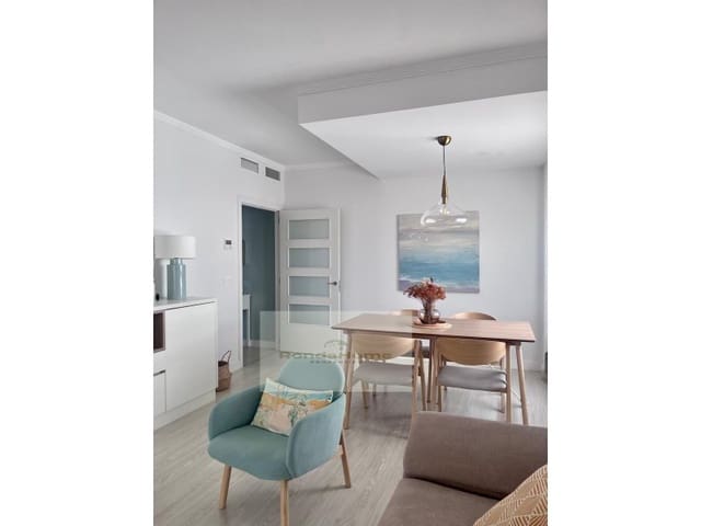 Appartement de 3 chambres à louer à Torre del Mar, Vélez-Málaga avec piscine garage - 1 200 € (Ref: 10078118)