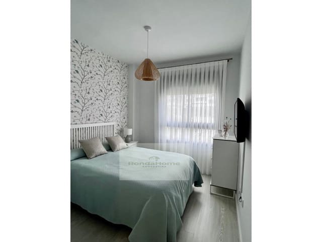 Appartement de 3 chambres à louer à Torre del Mar, Vélez-Málaga avec piscine garage - 1 200 € (Ref: 10078118)