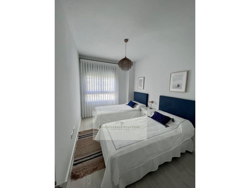 3 soveværelse Lejlighed til leje i Torre del Mar med swimmingpool garage - € 1.200 (Ref: 10078118)