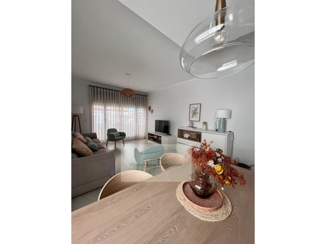 Appartement de 3 chambres à louer à Torre del Mar, Vélez-Málaga avec piscine garage - 1 200 € (Ref: 10078118)