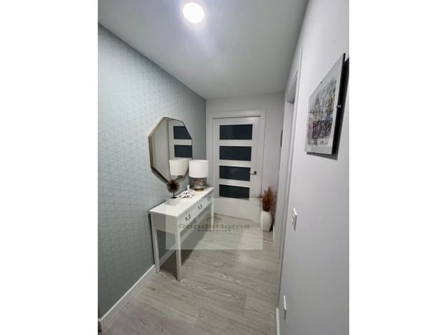 Appartement de 3 chambres à louer à Torre del Mar, Vélez-Málaga avec piscine garage - 1 200 € (Ref: 10078118)