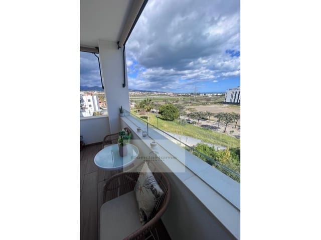 Appartement de 3 chambres à louer à Torre del Mar, Vélez-Málaga avec piscine garage - 1 200 € (Ref: 10078118)