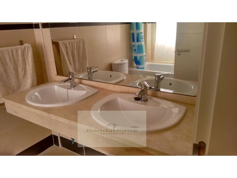 3 sypialnia Mieszkanie do wynajęcia w Mijas z basenem garażem - 1 200 € (Ref: 10081035)