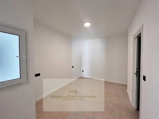 2 slaapkamer Flat te huur in Finca La Hacienda, Málaga stad met zwembad - € 1.350 (Ref: 10081036)