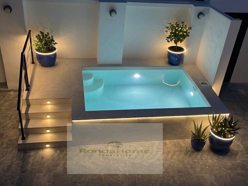 2 slaapkamer Flat te huur in Malaga stad met zwembad - € 1.350 (Ref: 10081036)