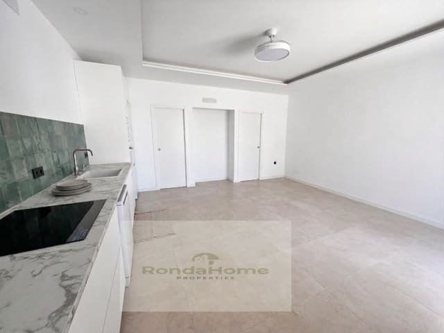 2 slaapkamer Flat te huur in Finca La Hacienda, Málaga stad met zwembad - € 1.350 (Ref: 10081036)