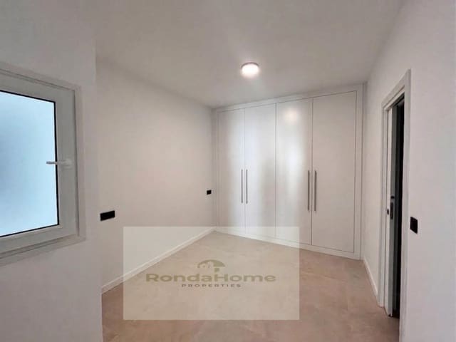 2 slaapkamer Flat te huur in Finca La Hacienda, Málaga stad met zwembad - € 1.350 (Ref: 10081036)
