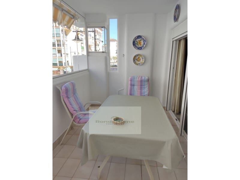2 makuuhuone Asunto vuokrattavana paikassa Fuengirola mukana uima-altaan 
autotalli - 1 200 € (Ref: 10089486)
