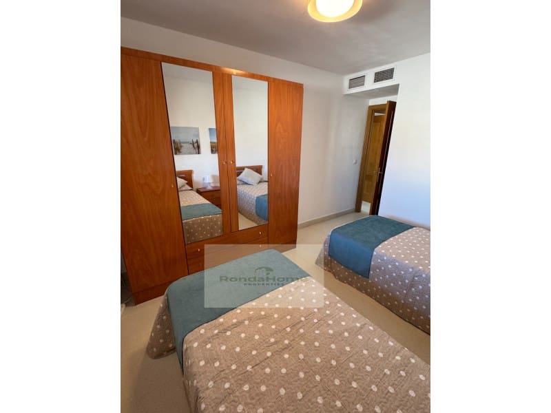 3 camera da letto Appartamento da affittare in Malaga citta con garage - 1.300 € (Rif: 10094459)