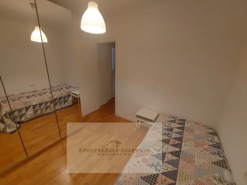 2 quarto Apartamento para arrendar em Malaga cidade com piscina garagem - 1 500 € (Ref: 10139661)