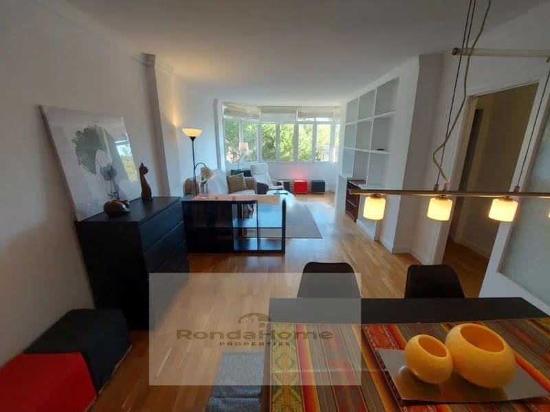 2 quarto Apartamento para arrendar em Malaga cidade com piscina garagem - 1 500 € (Ref: 10139661)