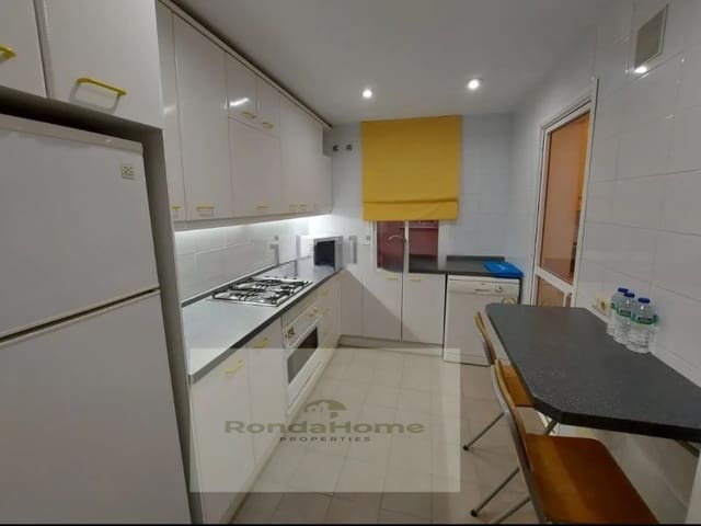 2 bedroom Flat for rent in Cerrado de Calderon, Málaga city - € 1,500 (Ref: 10139661)