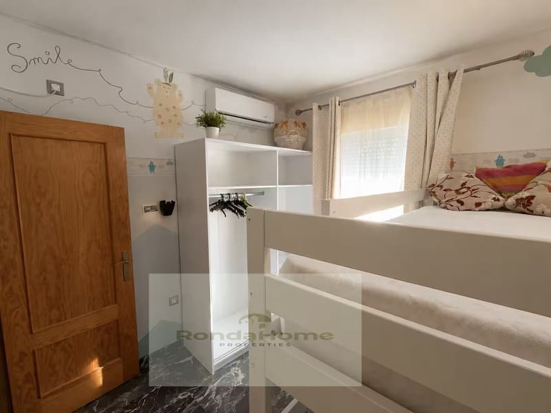 2 bedroom Flat for rent in Fuengirola with garage - € 1,300 (Ref: 10146987)