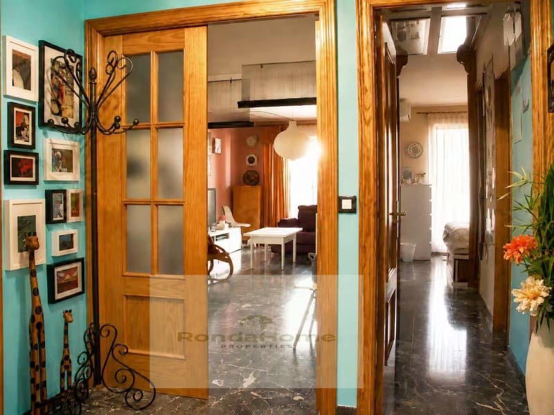 2 bedroom Flat for rent in Fuengirola with garage - € 1,300 (Ref: 10146987)